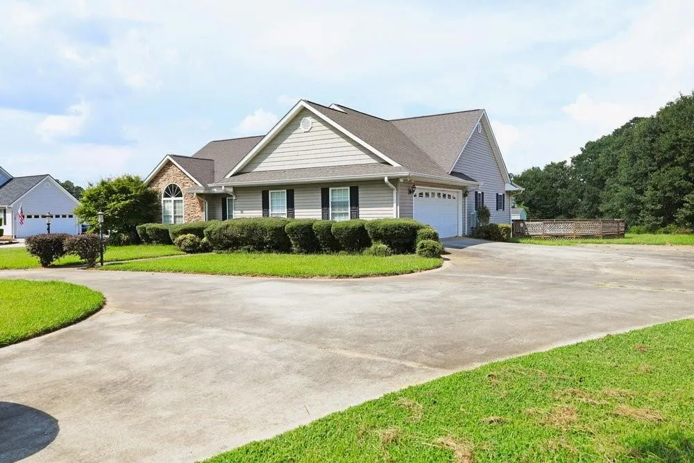 107 Cedar Pond Road Hartwell, GA 30643