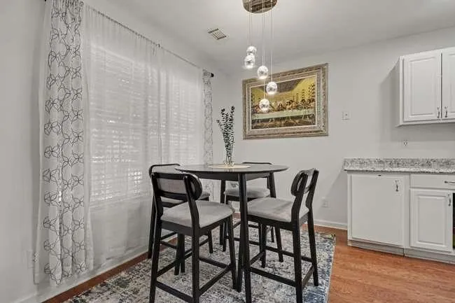 985 Under Ct Sugar Hill, GA 30518