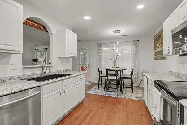 985 Under Ct Sugar Hill, GA 30518