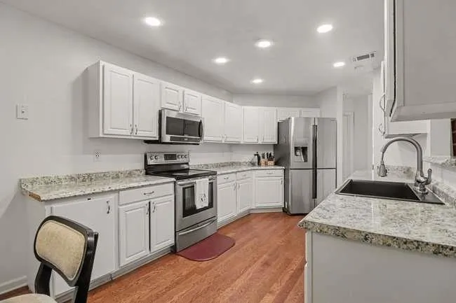 985 Under Ct Sugar Hill, GA 30518