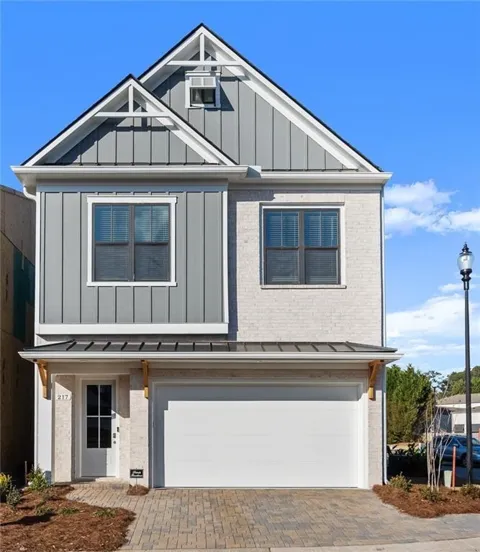 136 Village Green Avenue