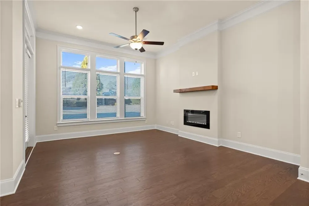 136 Village Green Avenue Woodstock, GA 30189