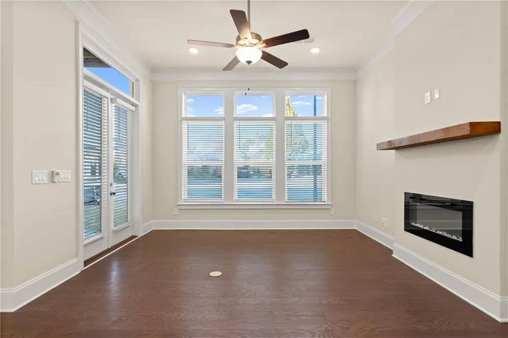136 Village Green Avenue Woodstock, GA 30189