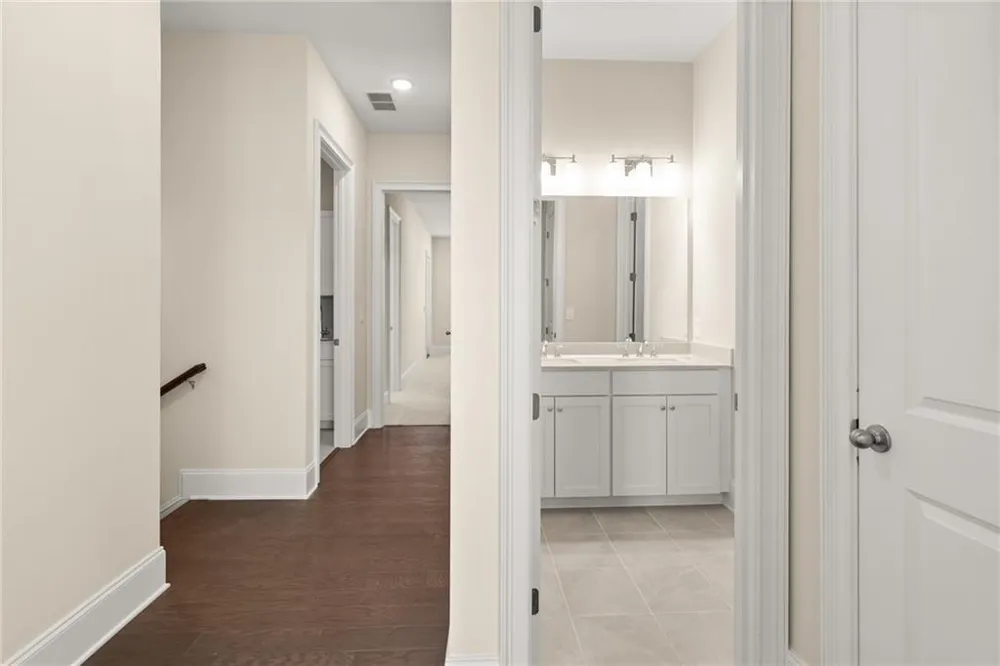 136 Village Green Avenue Woodstock, GA 30189