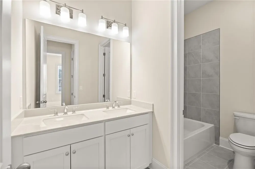 136 Village Green Avenue Woodstock, GA 30189