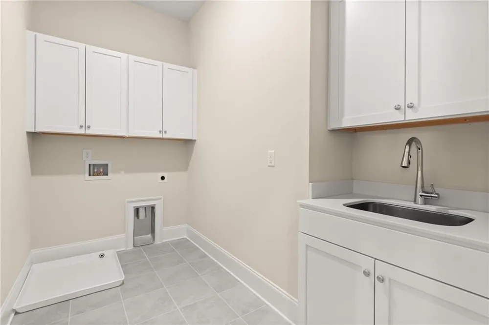 136 Village Green Avenue Woodstock, GA 30189