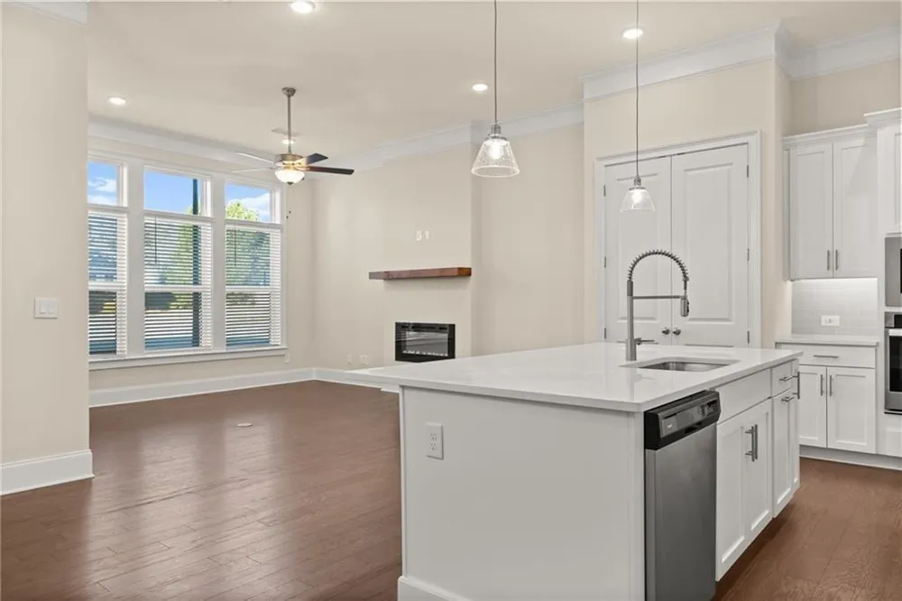 136 Village Green Avenue Woodstock, GA 30189