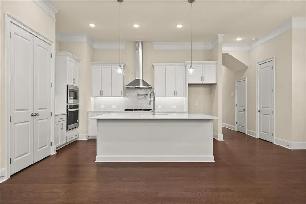 136 Village Green Avenue Woodstock, GA 30189