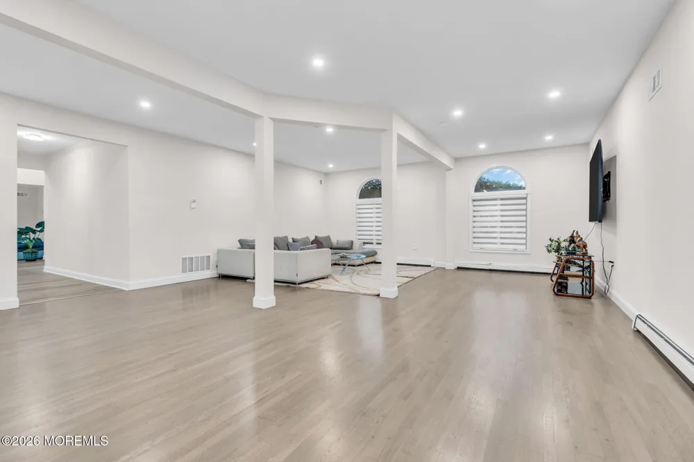 14 Black Walnut Way Marlboro, NJ 07746