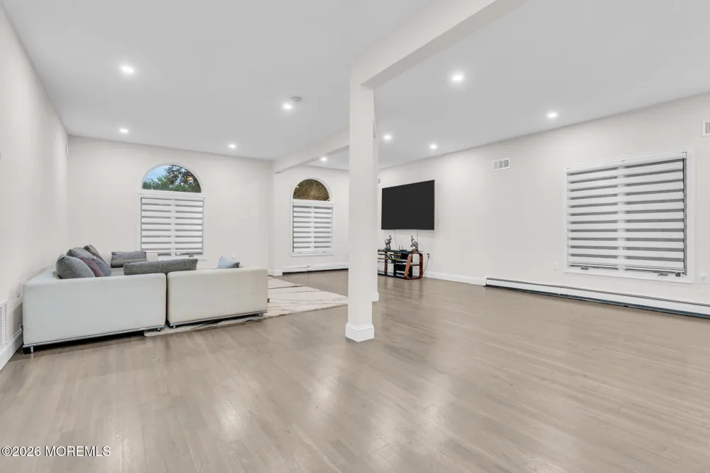 14 Black Walnut Way Marlboro, NJ 07746