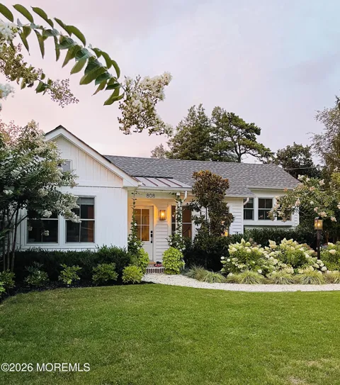 808 Oak Road