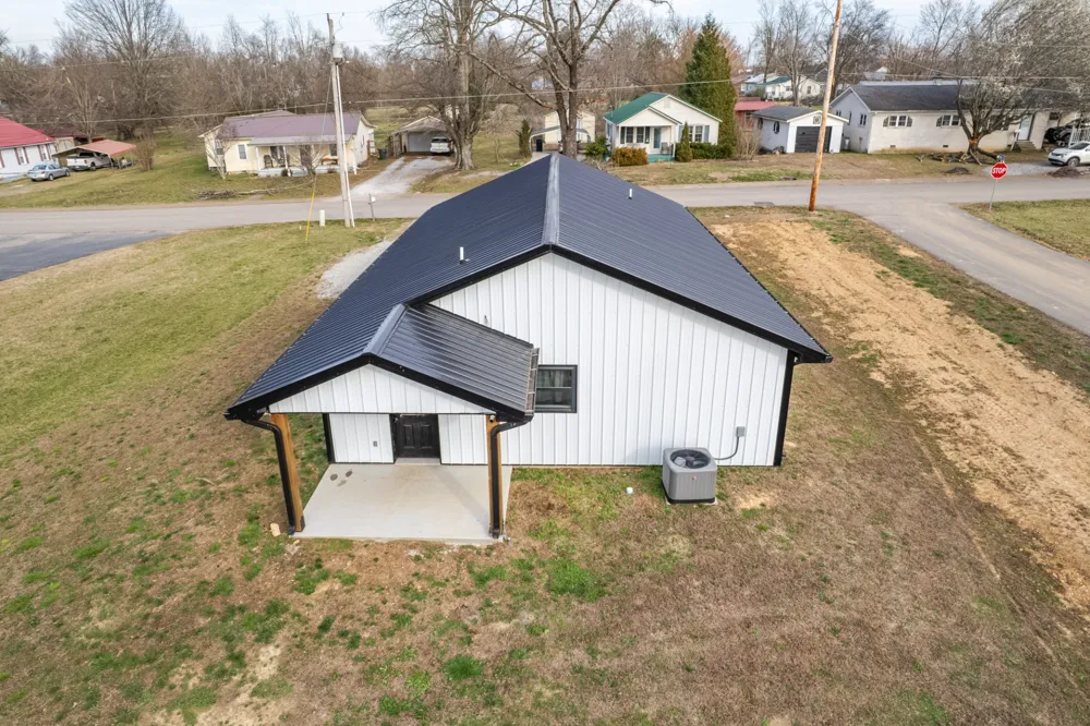 234 N Walnut St Hohenwald, TN 38462