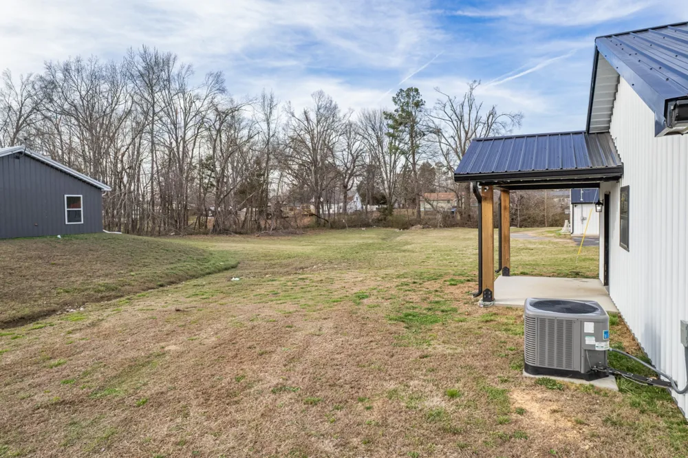 234 N Walnut St Hohenwald, TN 38462