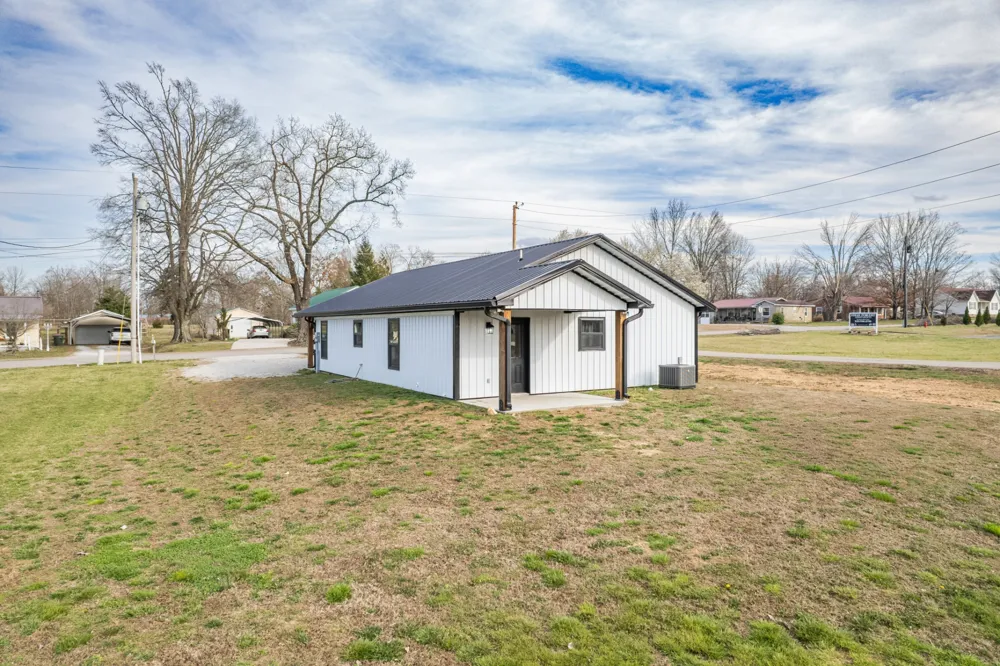 234 N Walnut St Hohenwald, TN 38462