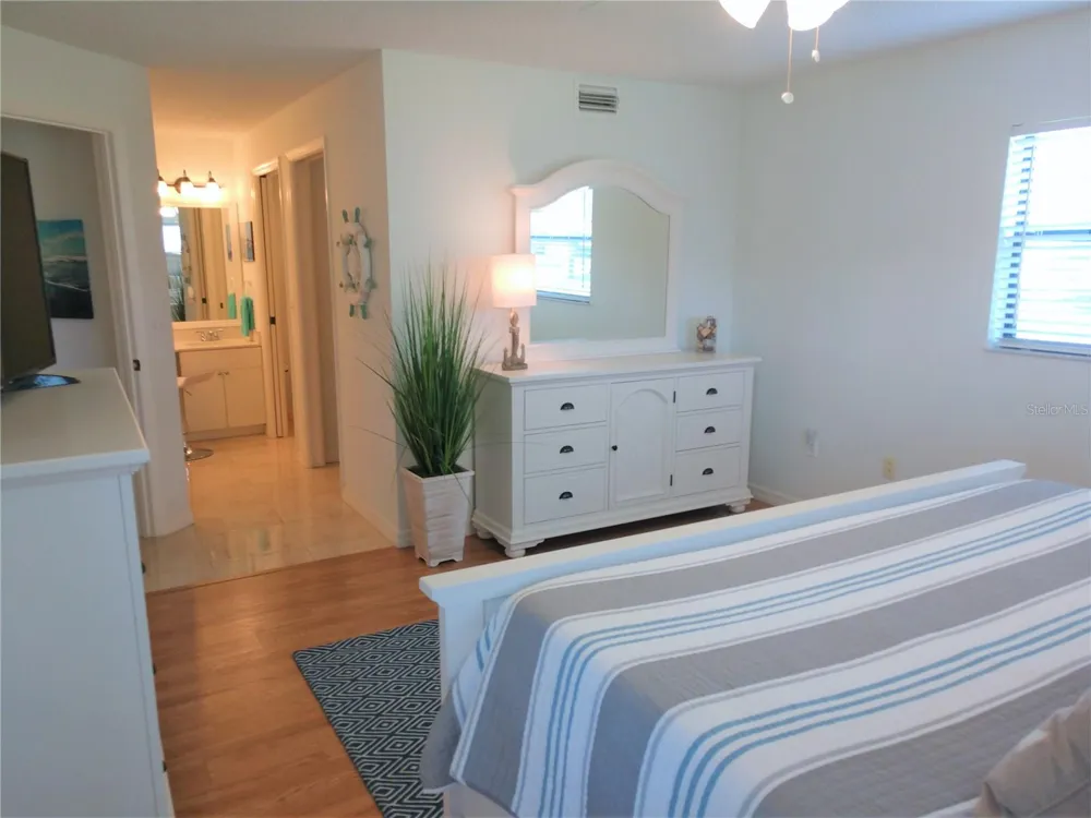 307 PINE HOLLOW CIRCLE #307 Englewood, FL 34223