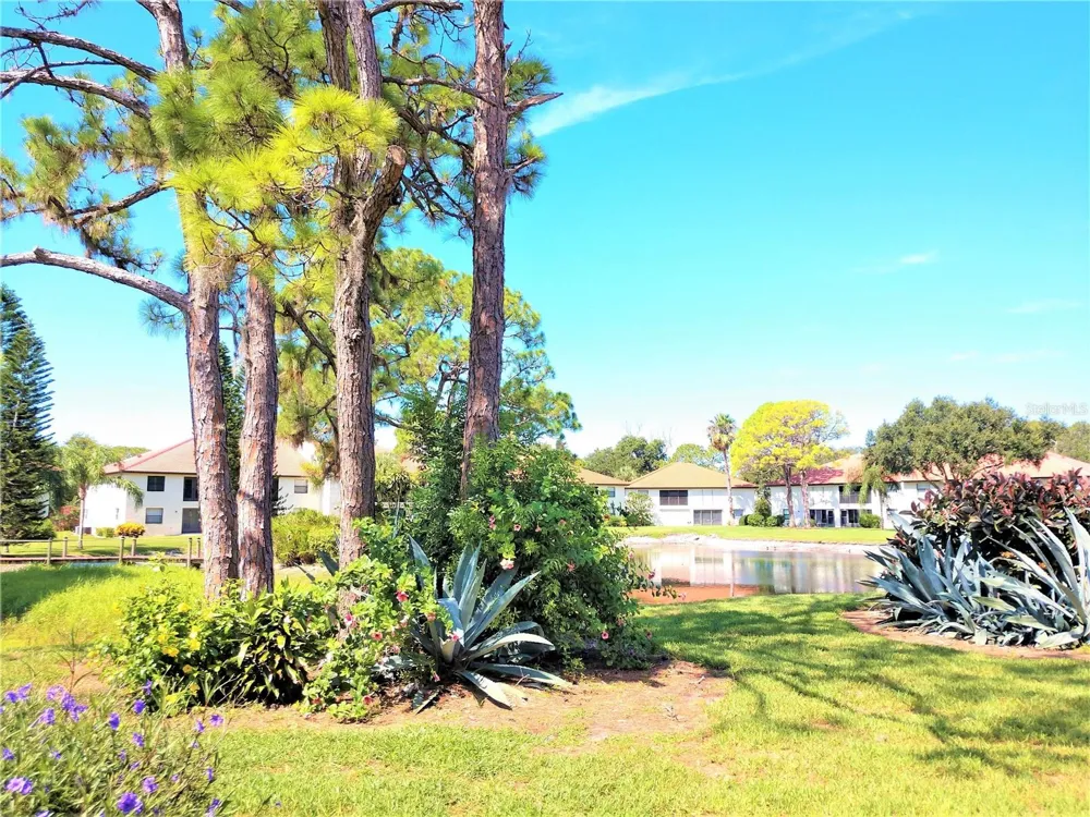 307 PINE HOLLOW CIRCLE #307 Englewood, FL 34223