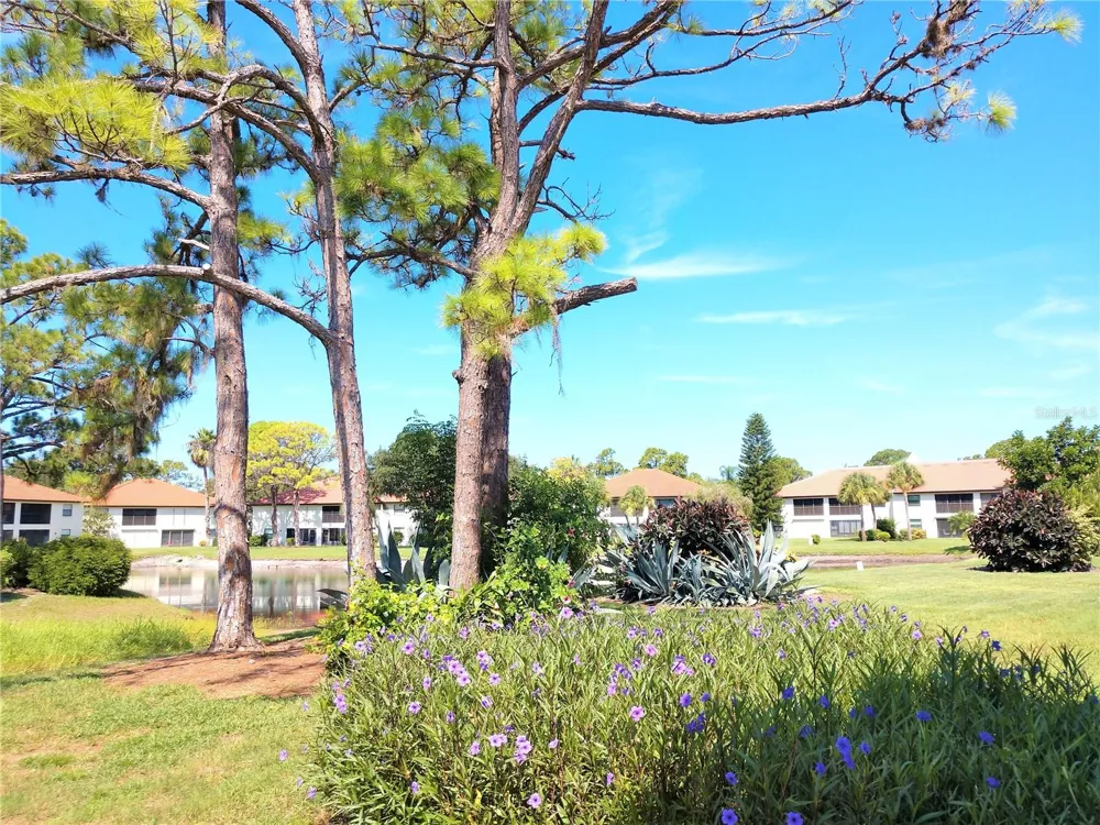 307 PINE HOLLOW CIRCLE #307 Englewood, FL 34223