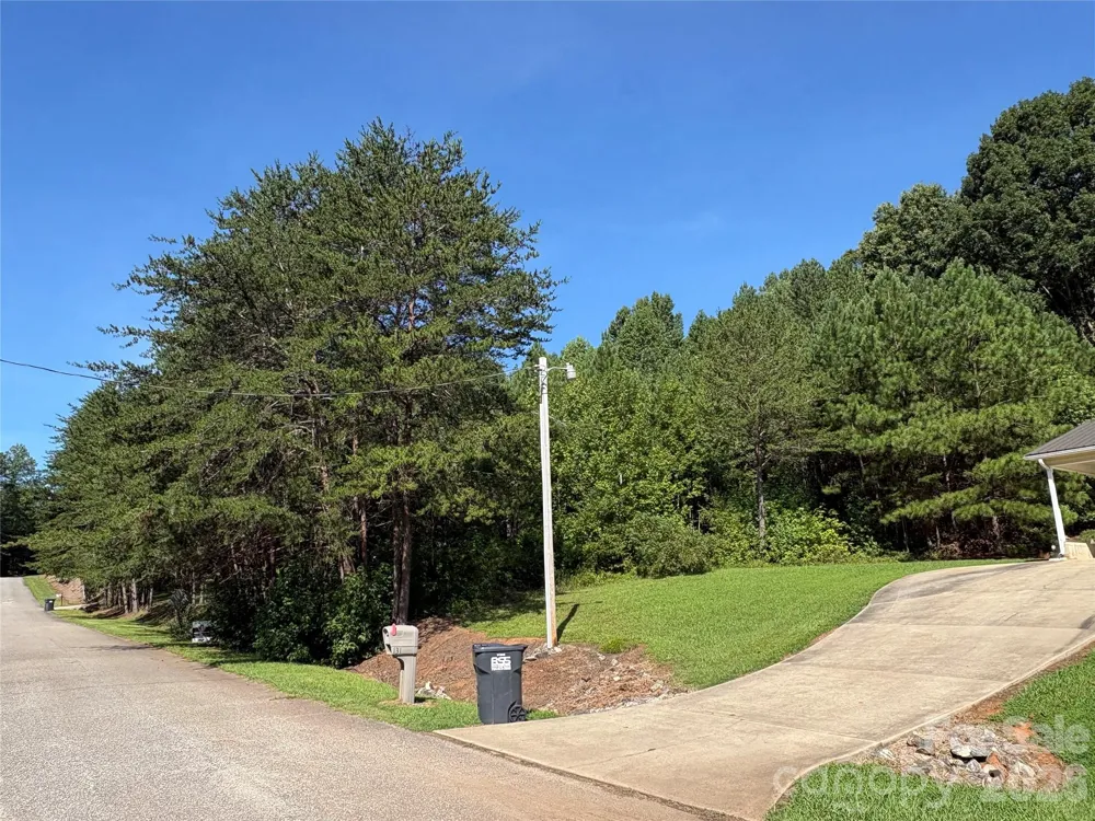 127 S Yadkin River Road Statesville, NC 28625