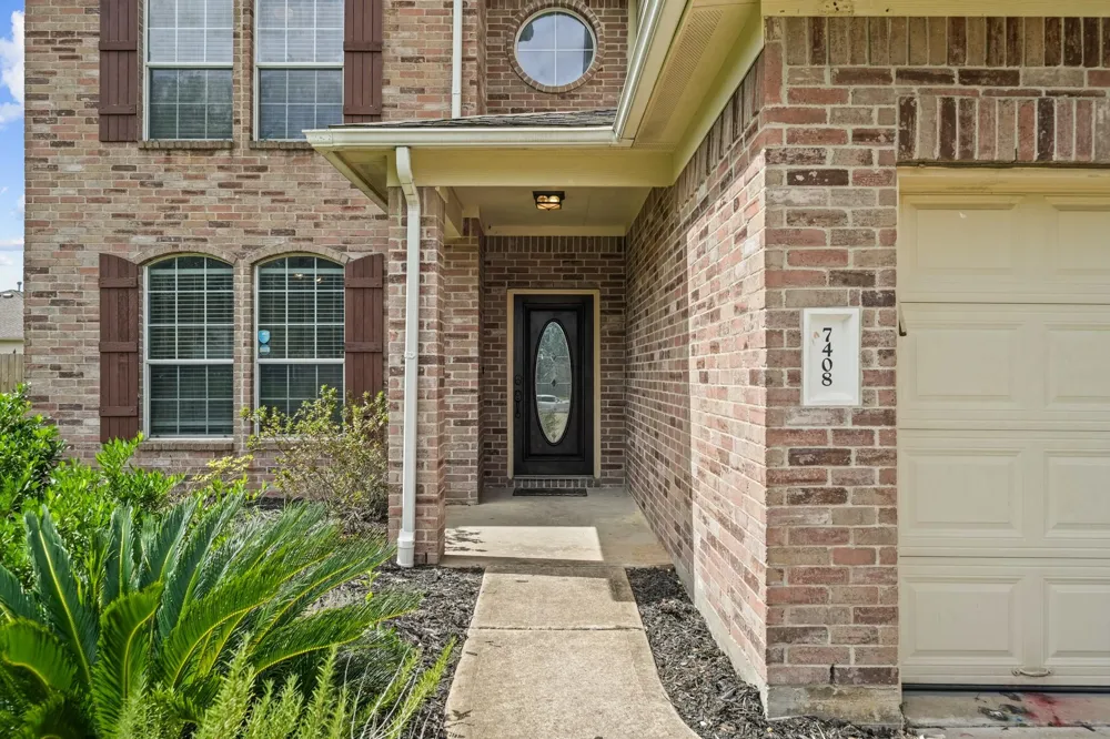7408 Newport Lane Pearland, TX 77584