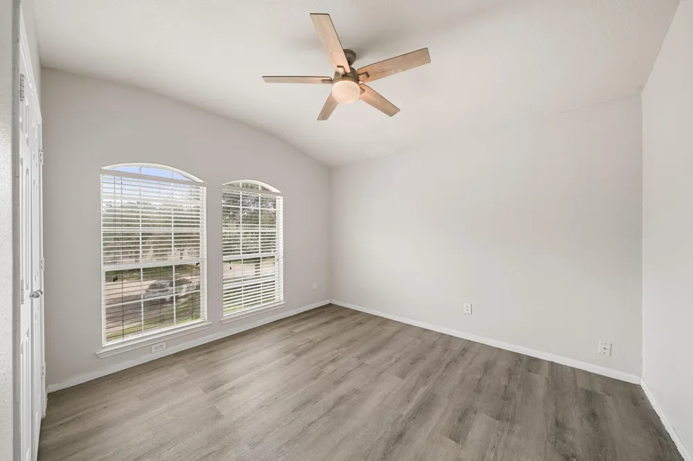 7408 Newport Lane Pearland, TX 77584