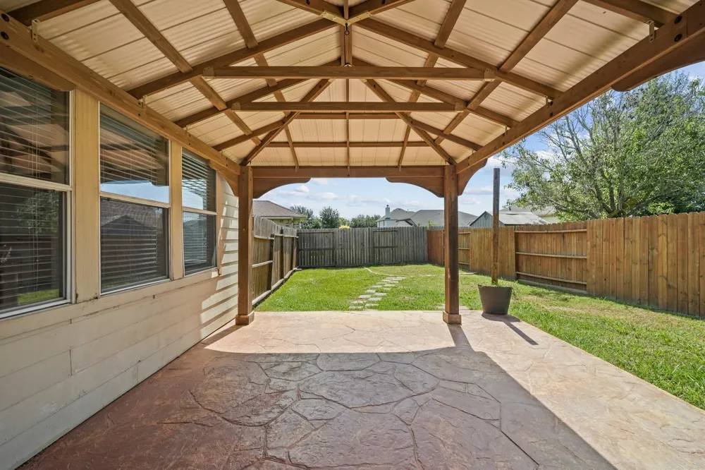 7408 Newport Lane Pearland, TX 77584
