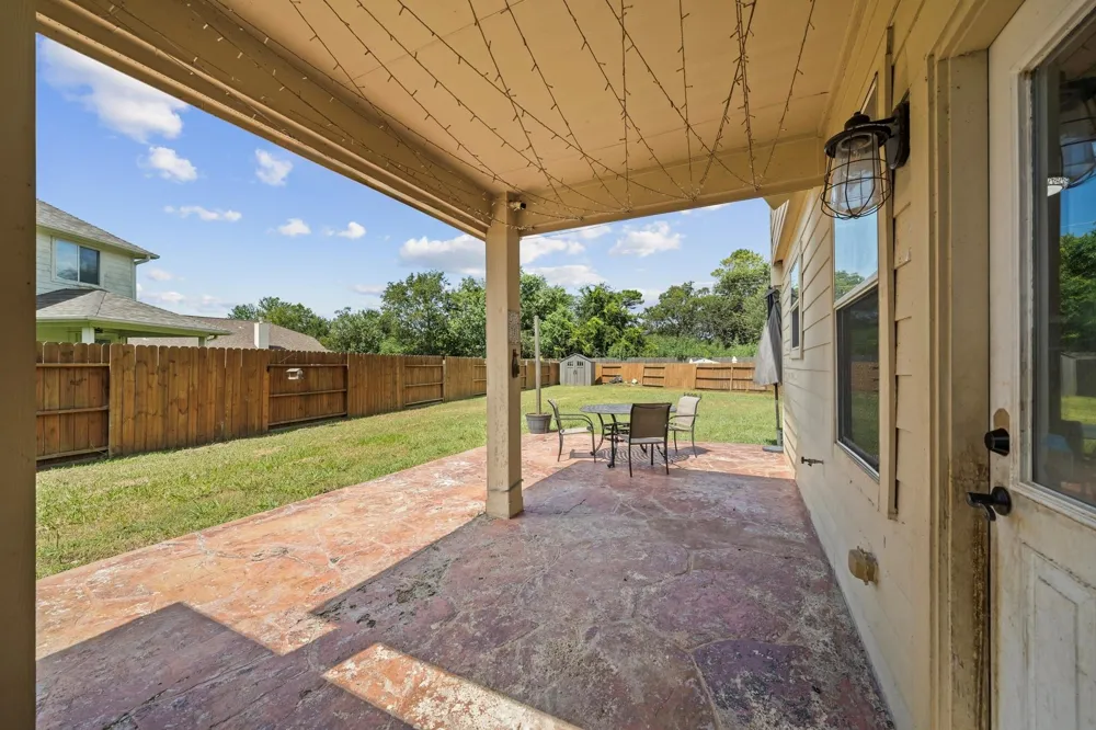 7408 Newport Lane Pearland, TX 77584