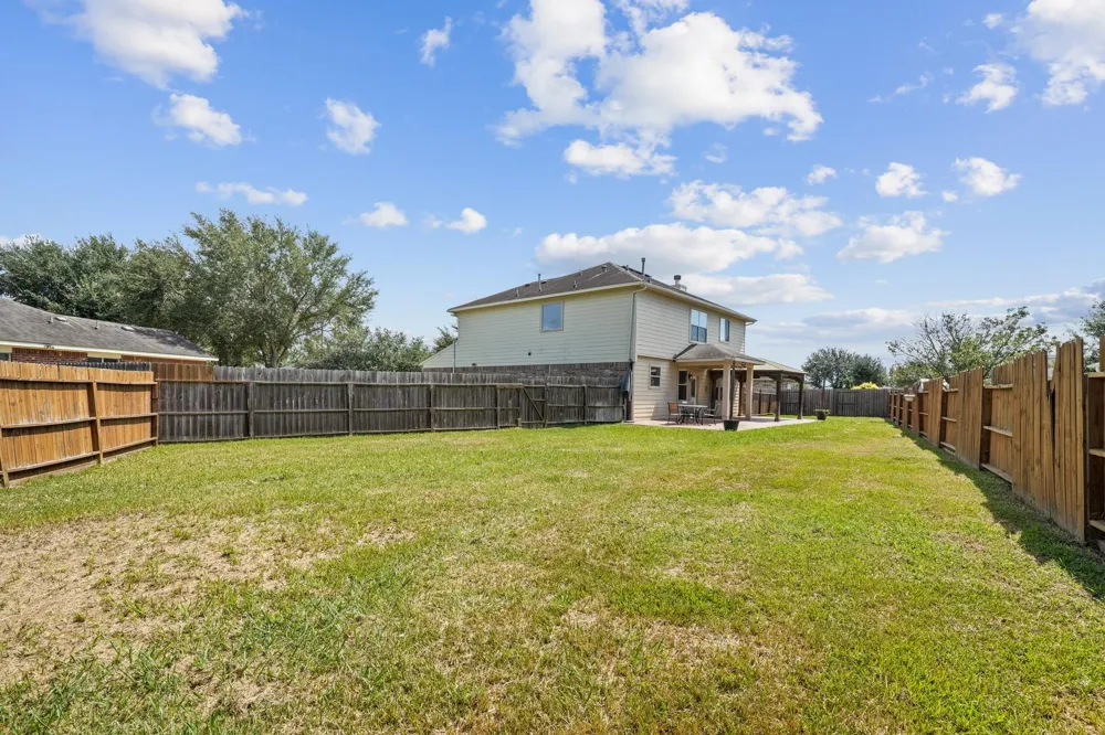 7408 Newport Lane Pearland, TX 77584