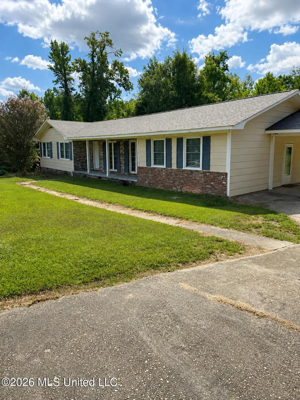 1612 Moonmist Drive Yazoo City, MS 39194