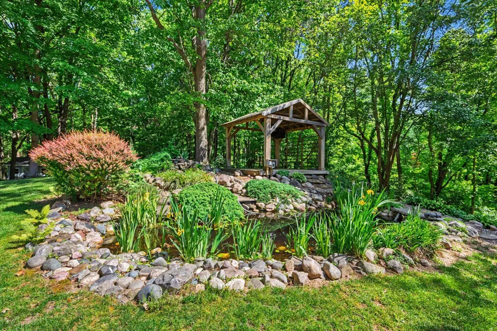 6390 Shugarbush Trail Kalamazoo, MI 49009