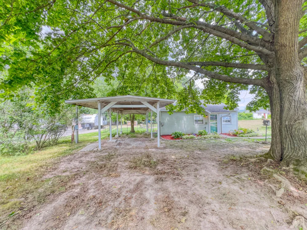 10724 Cutler Street Chippewa Lake, MI 49320