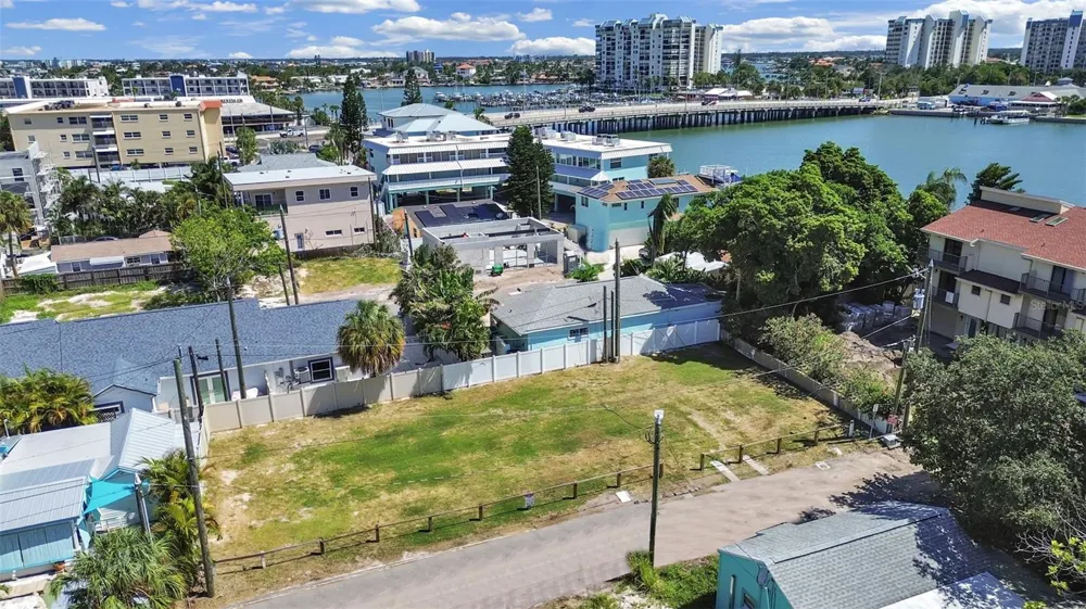 140 92ND AVENUE Treasure Island, FL 33706
