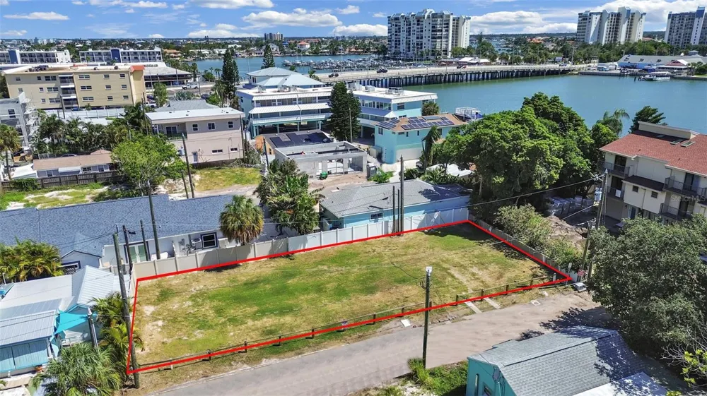 140 92ND AVENUE Treasure Island, FL 33706