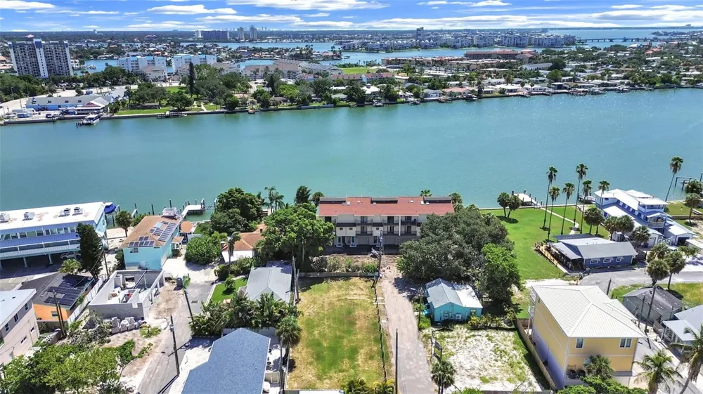 140 92ND AVENUE Treasure Island, FL 33706