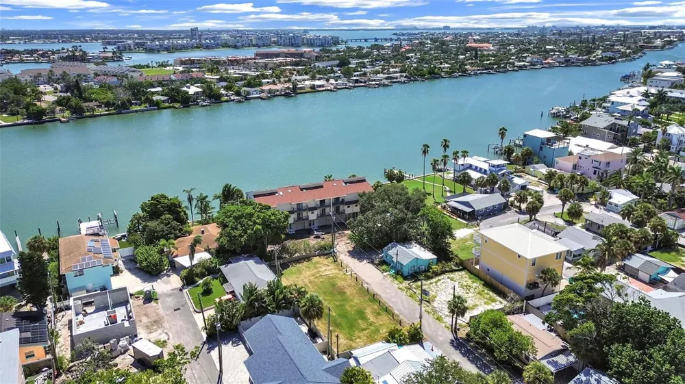 140 92ND AVENUE Treasure Island, FL 33706