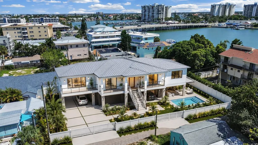 140 92ND AVENUE Treasure Island, FL 33706