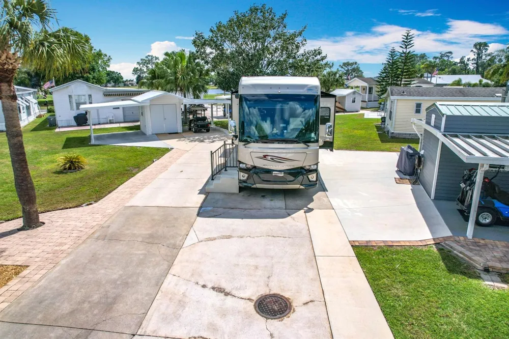 190 BIG PINE AVENUE S Frostproof, FL 33843