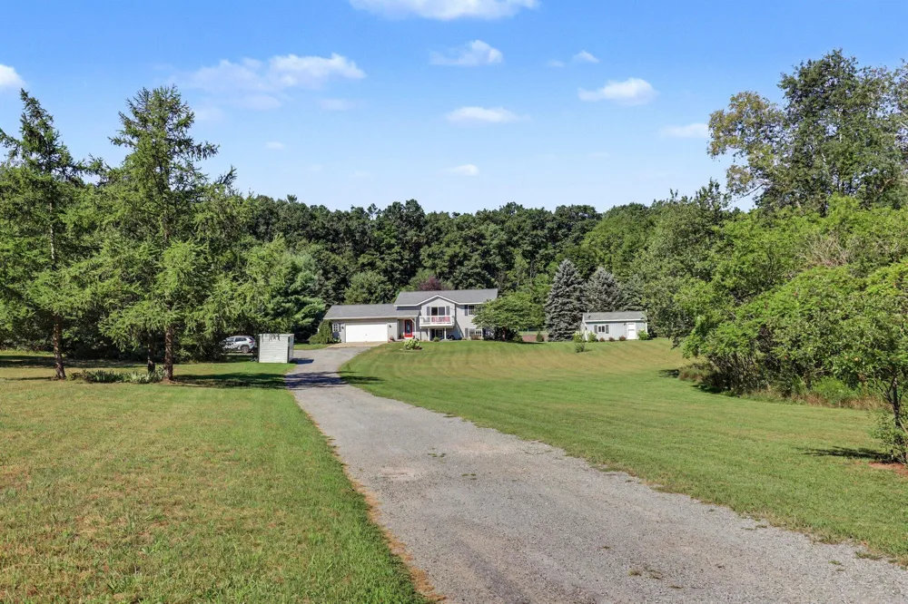 13955 Pine Lake Avenue NE Cedar Springs, MI 49319