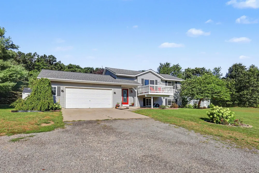 13955 Pine Lake Avenue NE Cedar Springs, MI 49319
