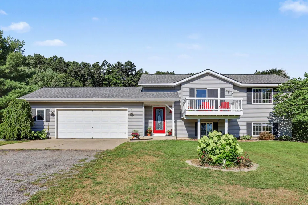 13955 Pine Lake Avenue NE Cedar Springs, MI 49319