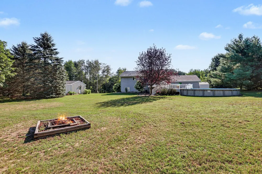 13955 Pine Lake Avenue NE Cedar Springs, MI 49319