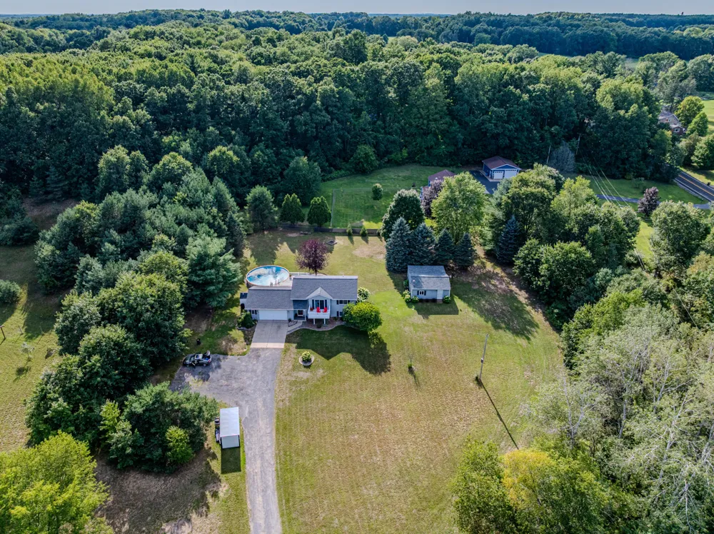 13955 Pine Lake Avenue NE Cedar Springs, MI 49319