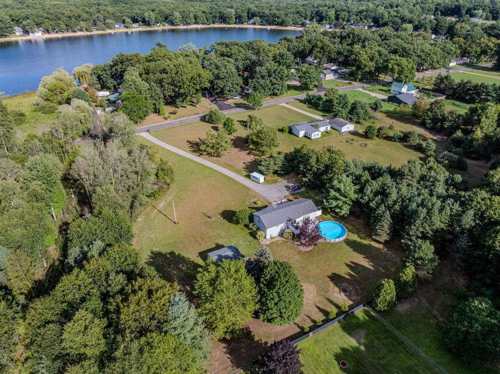 13955 Pine Lake Avenue NE Cedar Springs, MI 49319