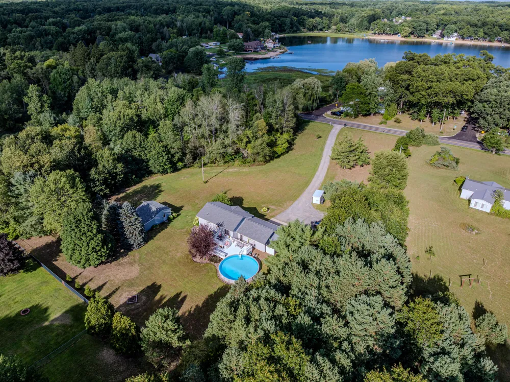 13955 Pine Lake Avenue NE Cedar Springs, MI 49319
