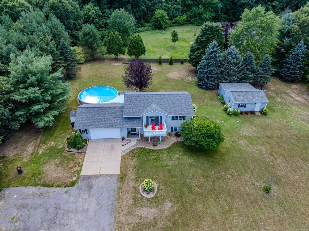 13955 Pine Lake Avenue NE Cedar Springs, MI 49319