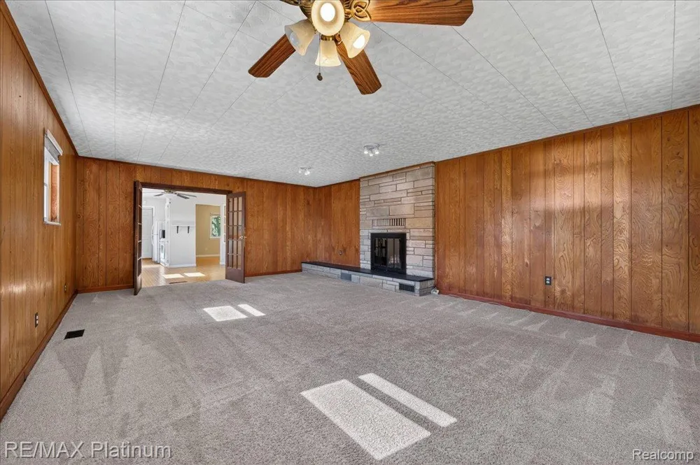 618 Chicago Drive Oceola Township, MI 48843
