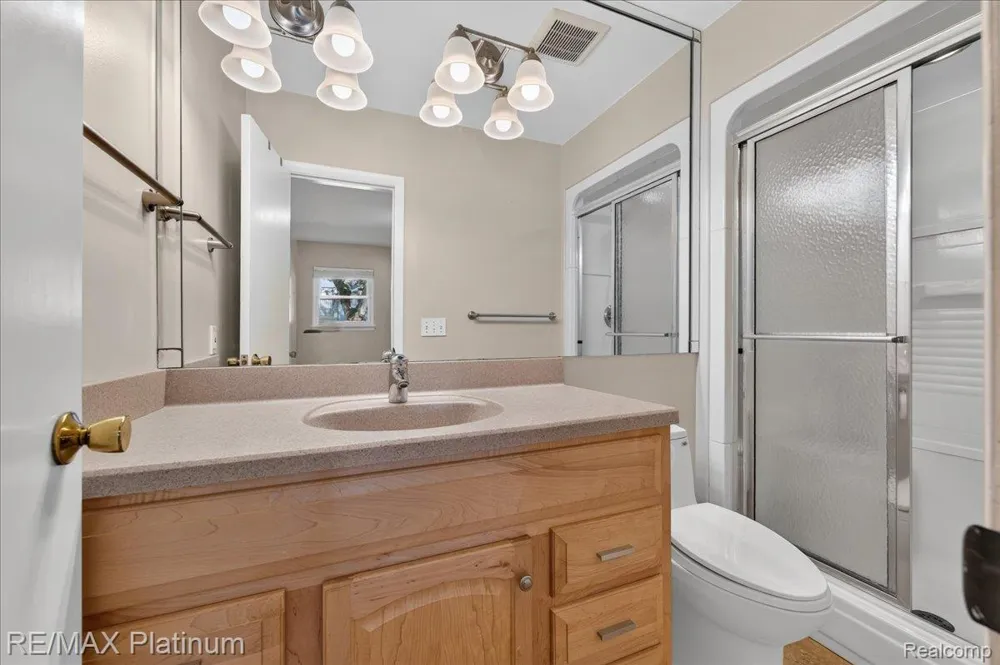 618 Chicago Drive Oceola Township, MI 48843