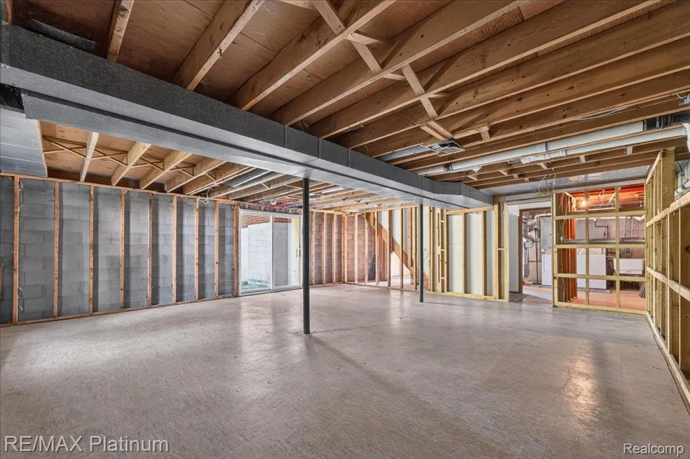 618 Chicago Drive Oceola Township, MI 48843