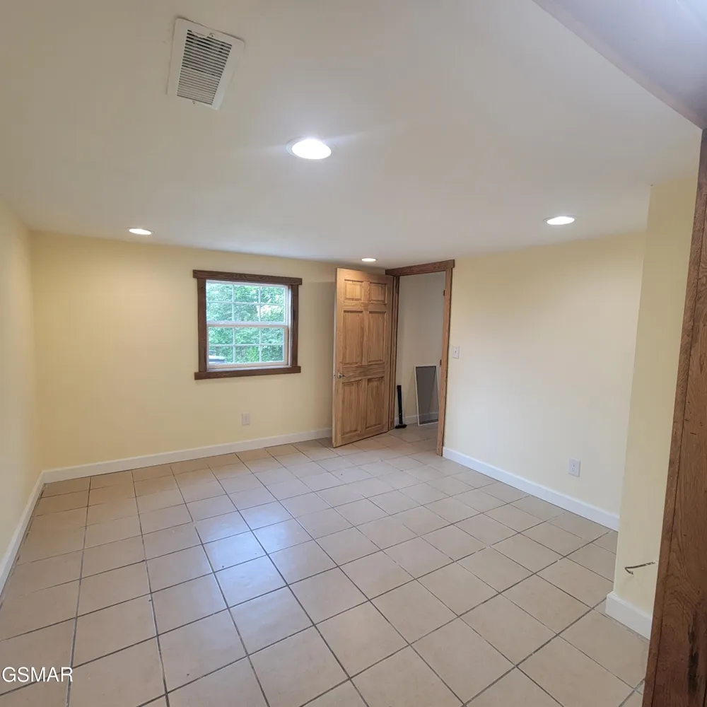 709 8th Street Newport, TN 37821