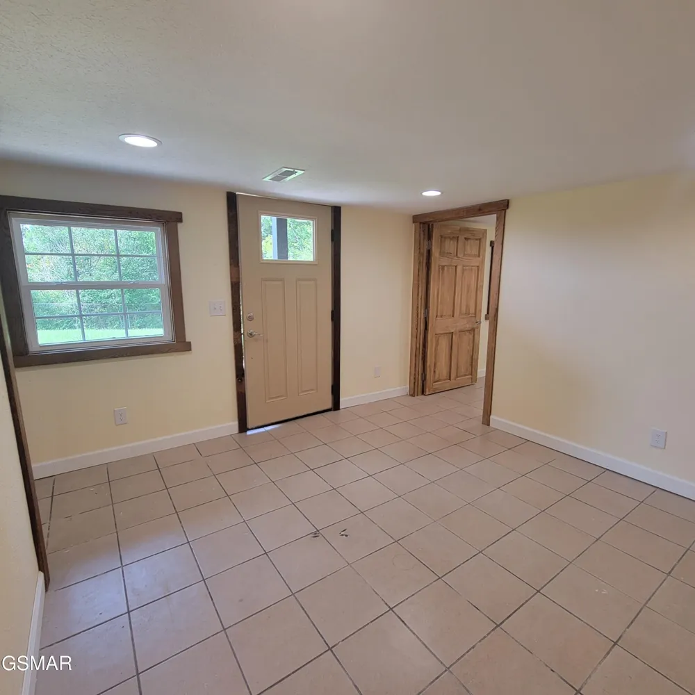709 8th Street Newport, TN 37821