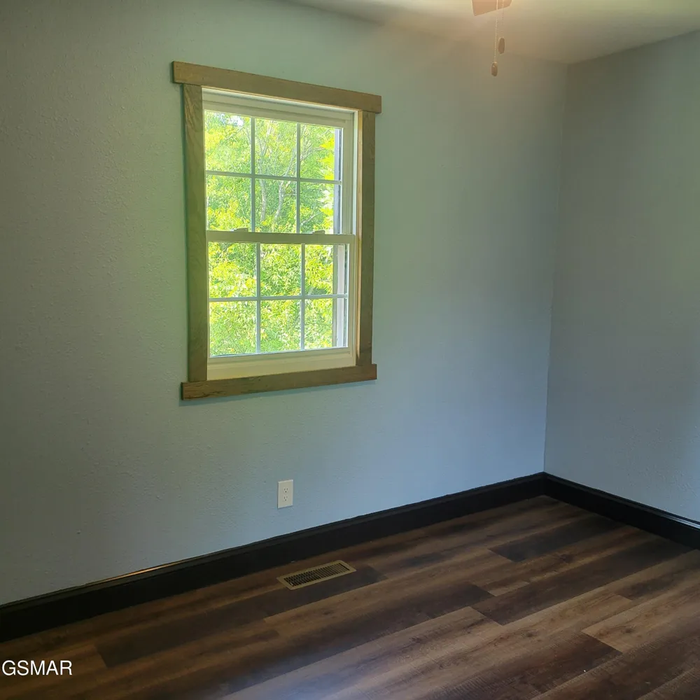 709 8th Street Newport, TN 37821